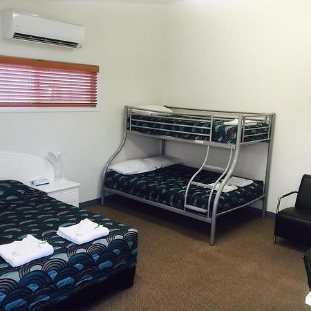 Springsure Overlander Motel エクステリア 写真