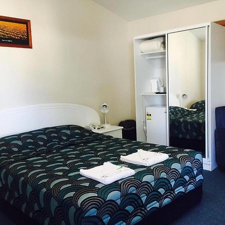 Springsure Overlander Motel エクステリア 写真