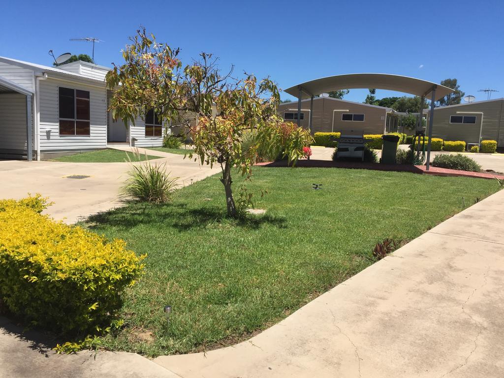 Springsure Overlander Motel エクステリア 写真