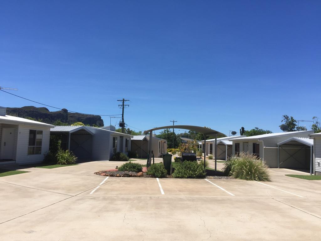 Springsure Overlander Motel エクステリア 写真