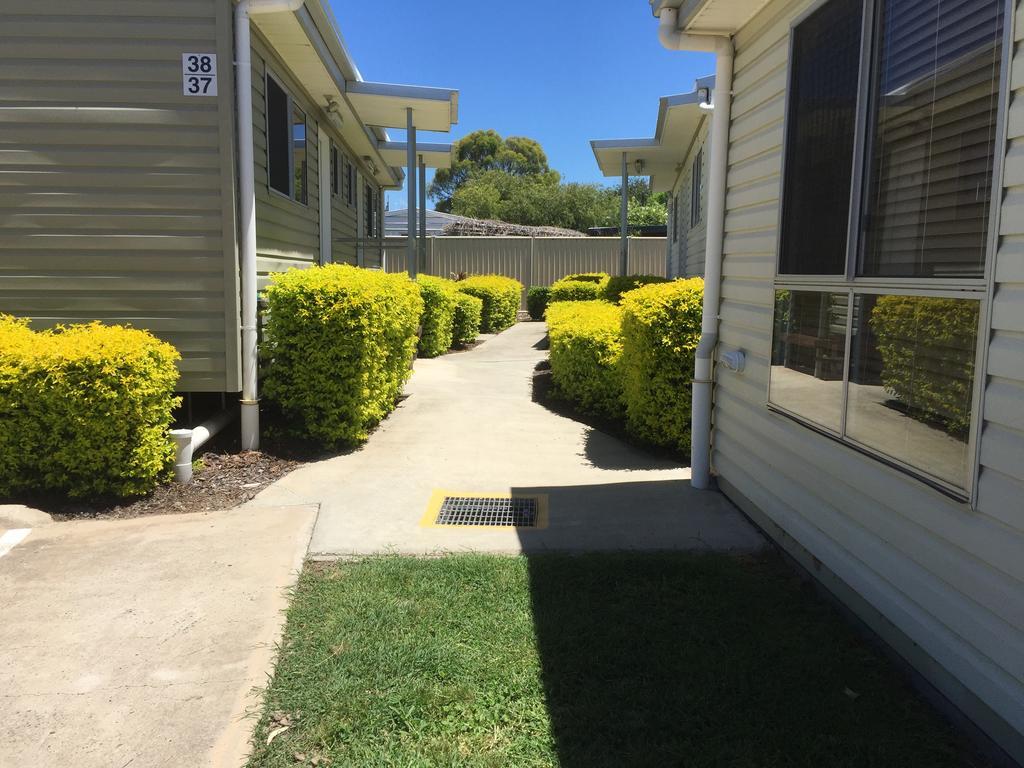 Springsure Overlander Motel エクステリア 写真