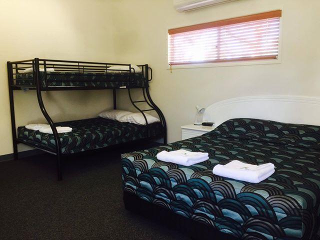 Springsure Overlander Motel エクステリア 写真