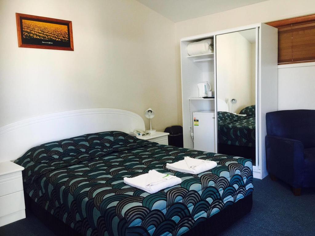 Springsure Overlander Motel エクステリア 写真